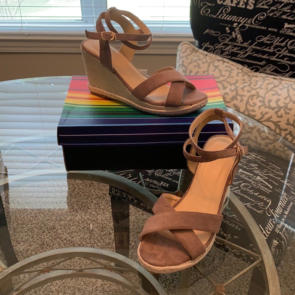 Never worn taupe wedge heels Euro 40 Fits size 8.5